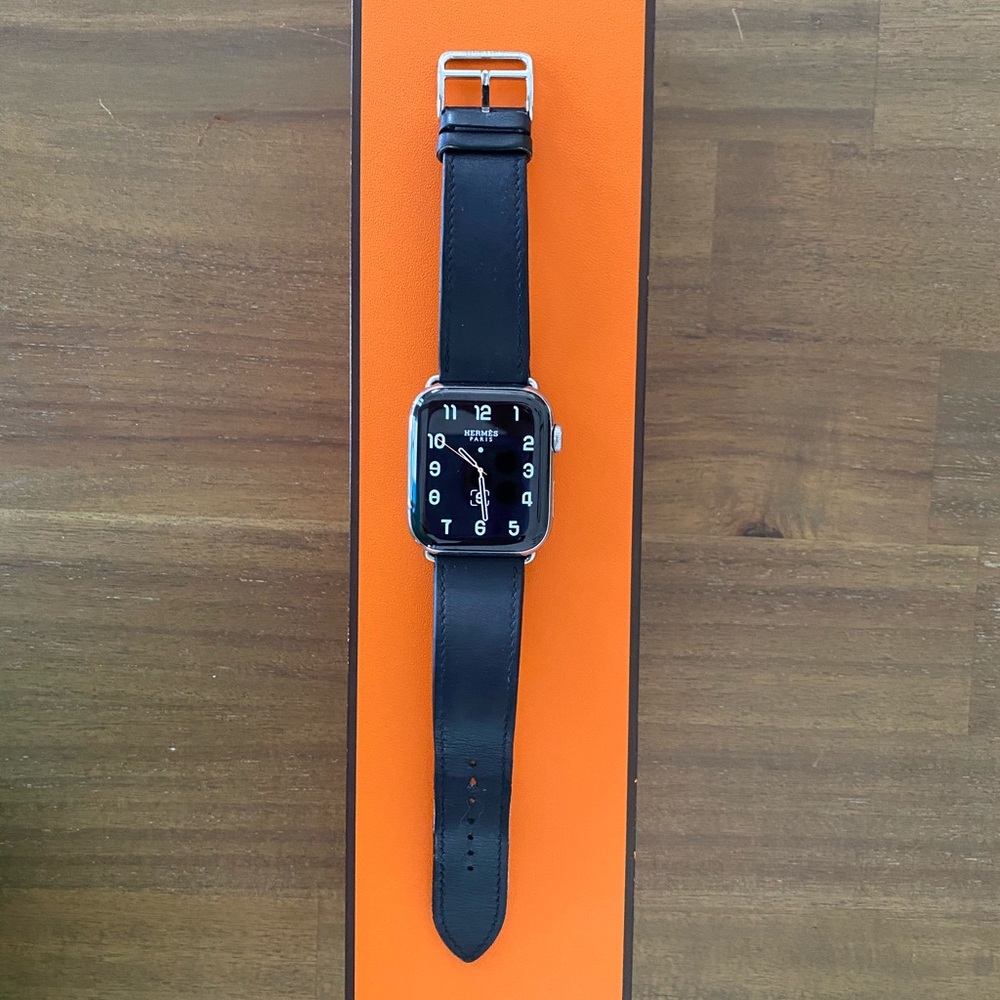 Hermès series 4 44mm Apple Watch